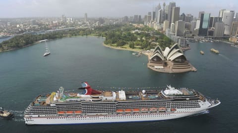 Carnival Splendor in Sydney harbor