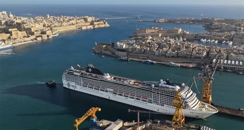 MSC Poseia entering dry dock