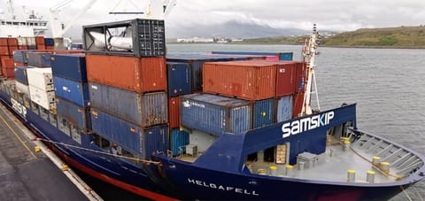 hybrid wind and solar demonstration on containership