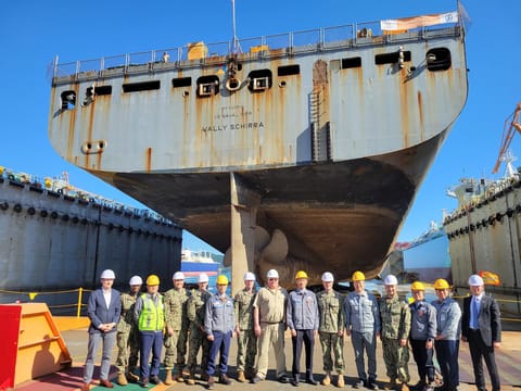 US Navy visiting South Korean shipyard