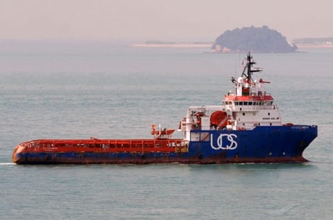 anchor handling offshore tug