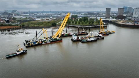 Lifting operation for sunken inland cargo ship