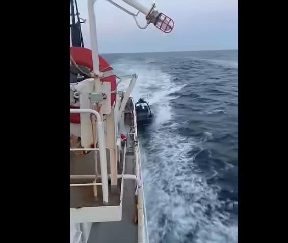 Icelandic special squad boarding the activist vessel