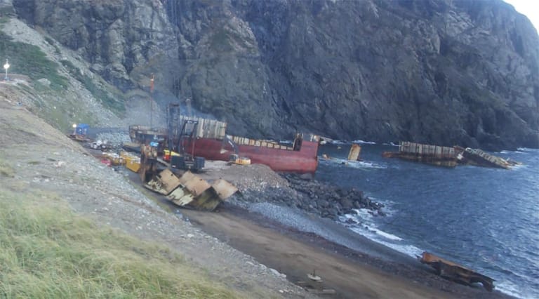 removal of wrecked MSC containership