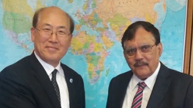 Kitack Lim (L) and Arun Sharma (R)