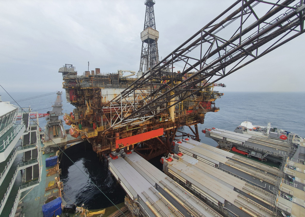 Photos Pioneering Spirit Removes Brent Alpha Platform