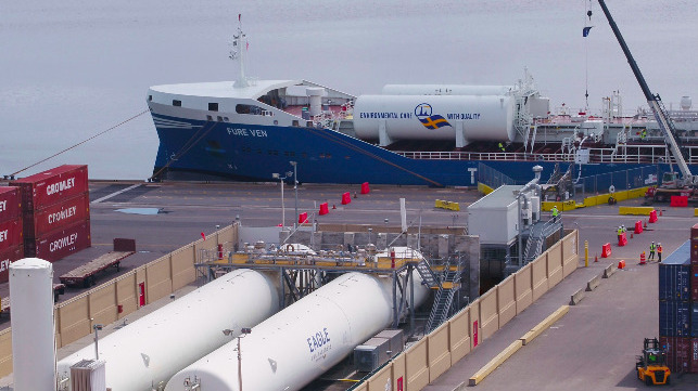FURE VEN takes on LNG fuel at Eagle LNG's Talleyrand Bunker Station