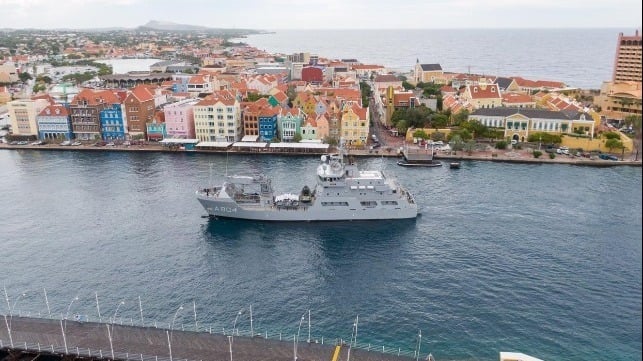 HNLMS Pelikaan arriving back home in Curaçao