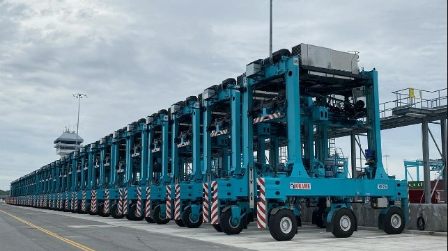 Kalmar shuttle carriers 