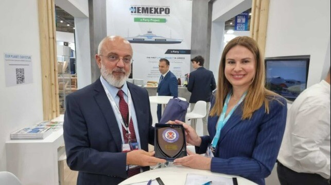 HEMEXPO President, Eleni Polychronopoulou, and SEKPY President, Anastasios Rozolis, signing the MOU