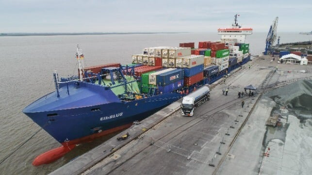 In a world-first for the maritime sector, the containership, ‘ElbBLUE’ has bunkered green SNG (Synthetic Natural Gas) at the Elbe port in Brunsbüttel, Germany.