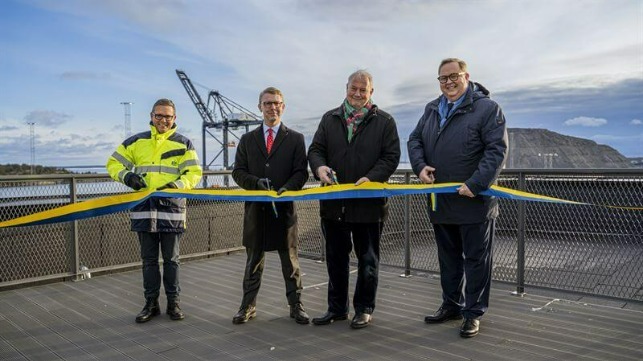 From left to right: Thomas Andersson, CEO Stockholms Hamnar, Kristoffer Tamsons (M), Traffic councilman Region Stockholm, Harry Bouveng (M), chairman of the municipality of Nynäshamn, Johan Edelman, Trade Director Baltic Sea North Stena Line