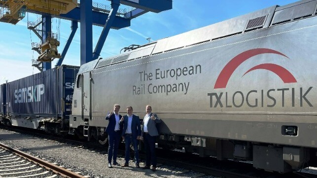 Left to Right: Piet Ozinga – Sales Manager Rail network Samskip, Bernd Weisweiler – Director Business Development TXL, Johan Grootkarzijn – Head of Rail Network Samskip