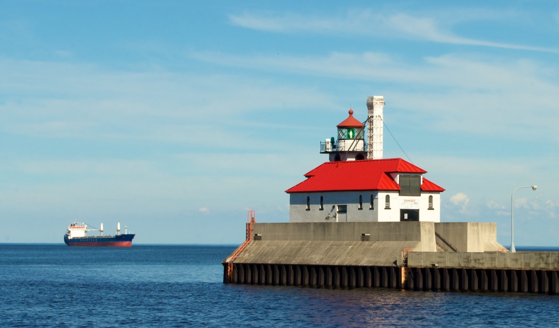 The bright green beacon of the Superior Entry Lighthouse (above) was stolen last month (Pete Markham / CC BY file image)