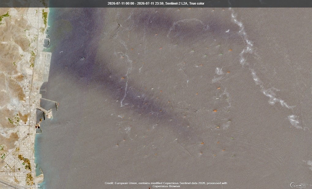 Throngs of ships at anchor off Fujairah, July 2026 (Sentinel-2 / ESA)