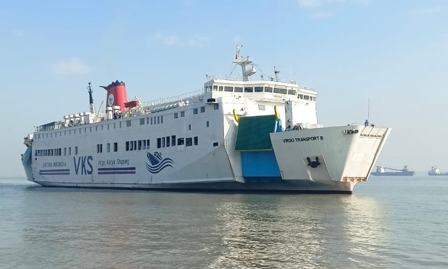 A view of the starboard side of Virgo Transport 8 showing deep hull modifications fore and aft to mount side-loading ro/ro ramps (Kemenhub.go.id / public domain)