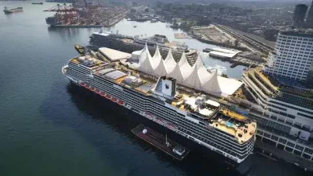 Vancouver cruise ships