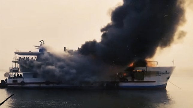 tourist boat fire