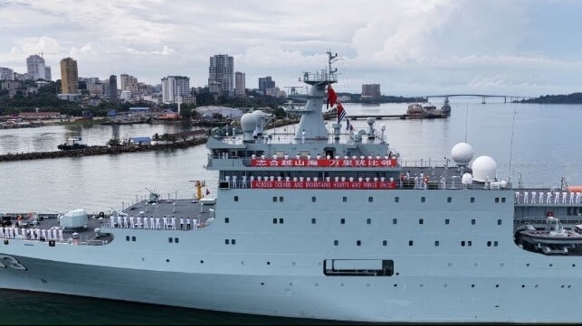 CNS Yimengshan pulls in to Sihanoukville, October 10 (Chinese Military Online)
