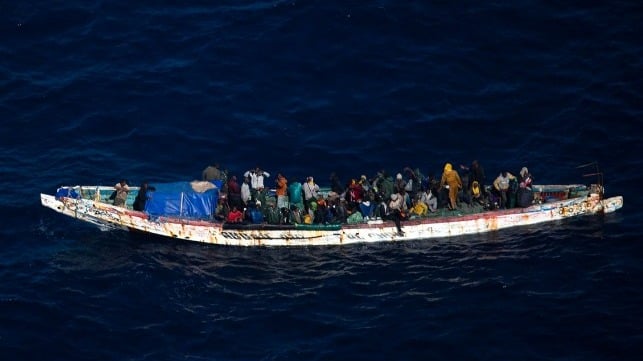 Typical West African "cayuco," or canoe (Salvamento Maritimo)
