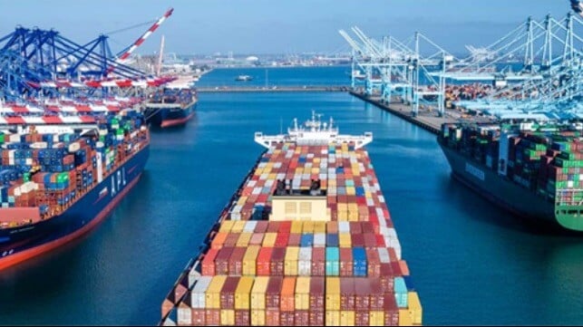 containership arriving in port