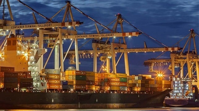 containerships docked