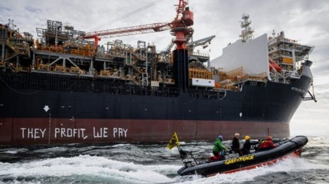 Greenpeace protests FPSO