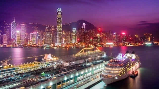 cruise ships docking in Hing Kong