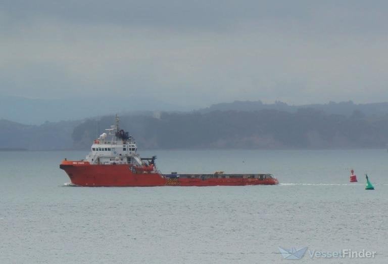 MMA Vision off Auckland (Robert Weber / VesselFinder)