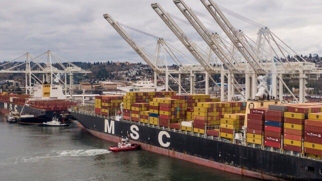 containerships docking