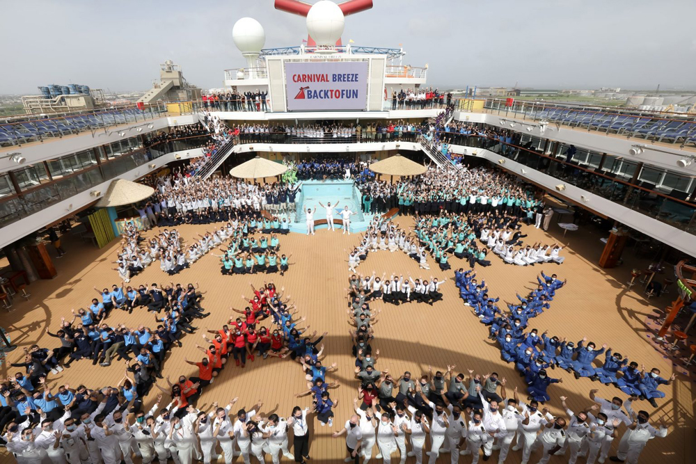 carnival breeze max capacity