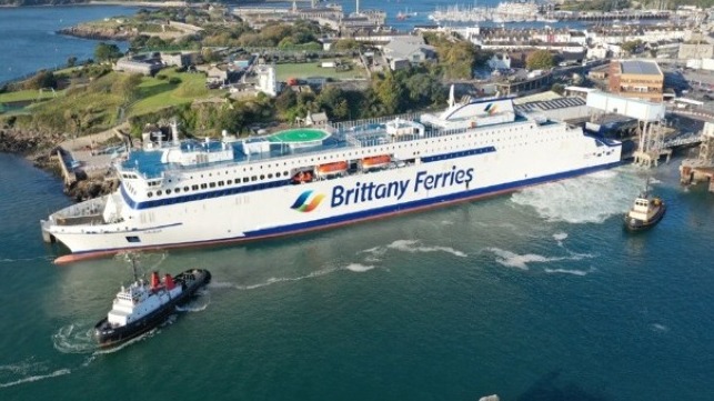 ferry breaks moorings during weekend storm in the UK