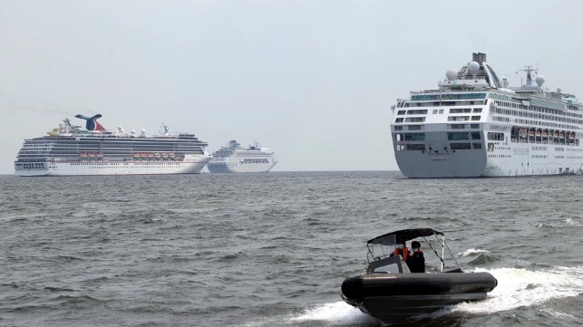 cruise ships in manila bay quarantine