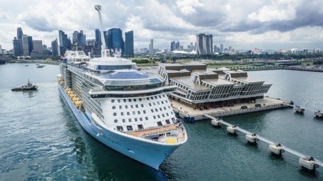 Singapore cruises resume 