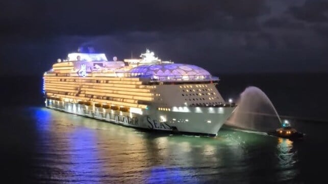 world's largest cruise ship Wonder of the Seas