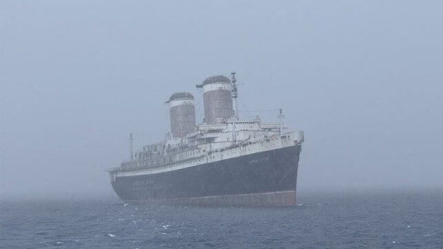 ss United States at sea