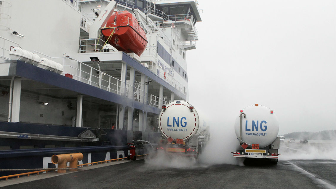 LNG bunkering