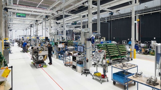 Photo of Rolls-Royce eröffnet 30 Millionen Euro teures MTU-Montagewerk für Verbrennungsmotoren in Deutschland