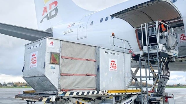 plane air cargo