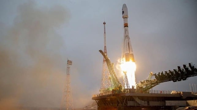 Launch of an Arktika-M satellite aboard a Soyuz rocket (Roscosmos)