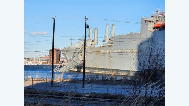 Charlton with ramp hanging down