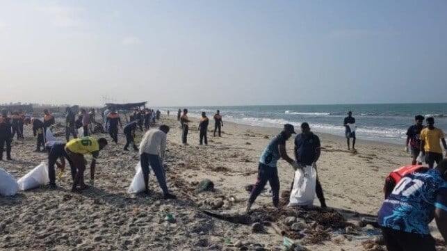 Beach clean up Sri Lanka