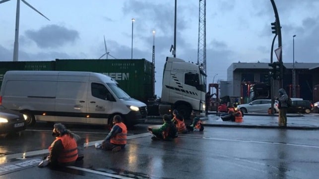 climate protestors disrupt traffic at port of Hamburg