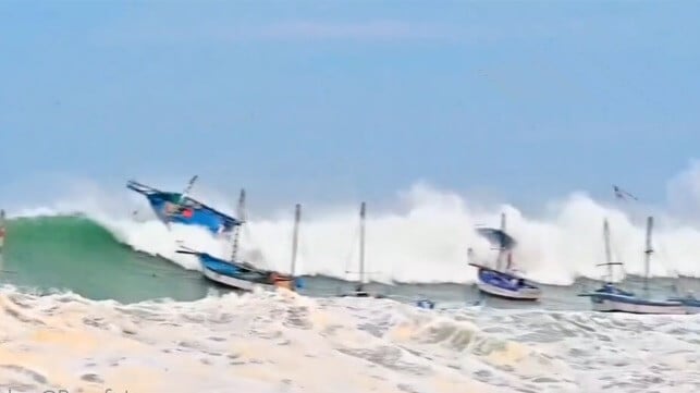 waves in Peru