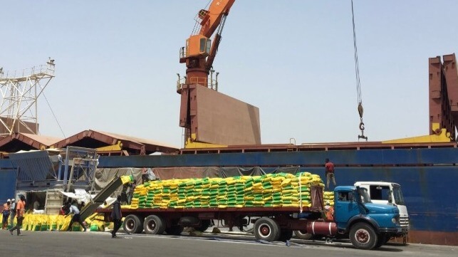 Rice arrives in Dakar, Senegal. India is a major supplier to African rice import markets (File image courtesy Lemonblind / CC BY SA 4.0)