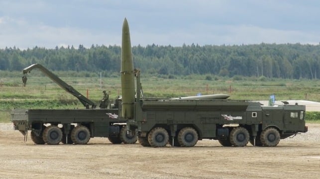 Russian Iskander theater ballistic missile launcher (Boevaya Mashina / CC BY SA 4.0)