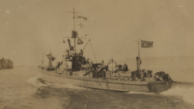 Fig. 1: USS SC 83 underway. Lieutenant (junior grade) Payne was awarded the Navy Cross for his service as commanding officer. (Photo credit: National WWI Museum collection 2012.98, via subchaser.org.)