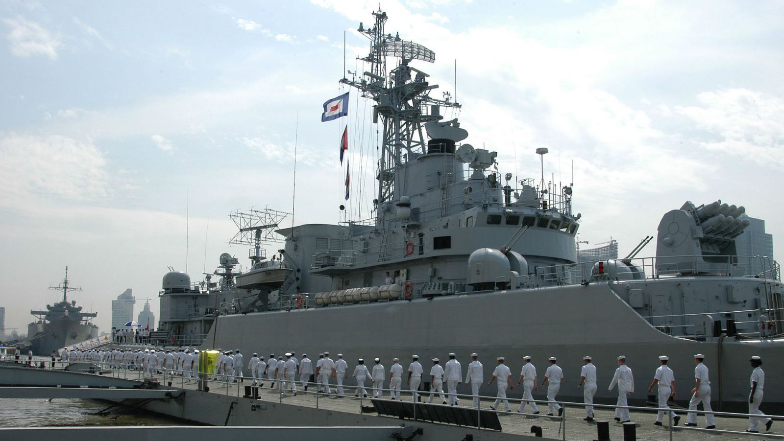 Chinese frigate