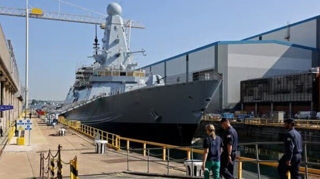 HMS Daring alongside in Portsmouth (Royal Navy)