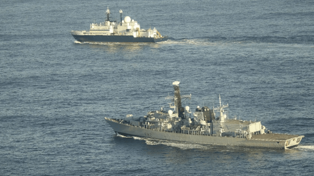 HMS Somerset tracks Yantar closely off the UK (Royal Navy)